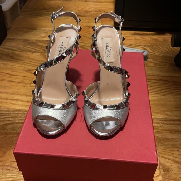 Valentino - Picture 3 of 5